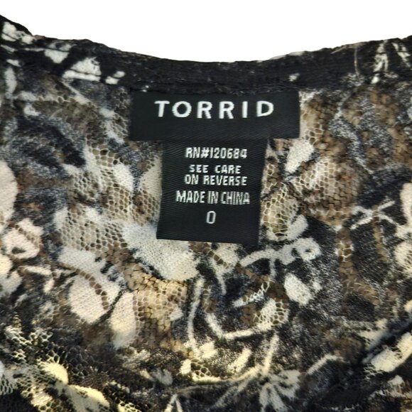 Torrid 0 (L-12) Black & White Floral Lace Top Short Sleeve V-Neck Sheer - Picture 4 of 8
